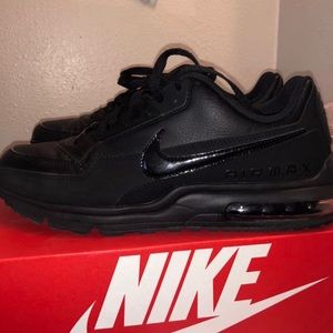 Men’s Size 10 Nike Air Maxes